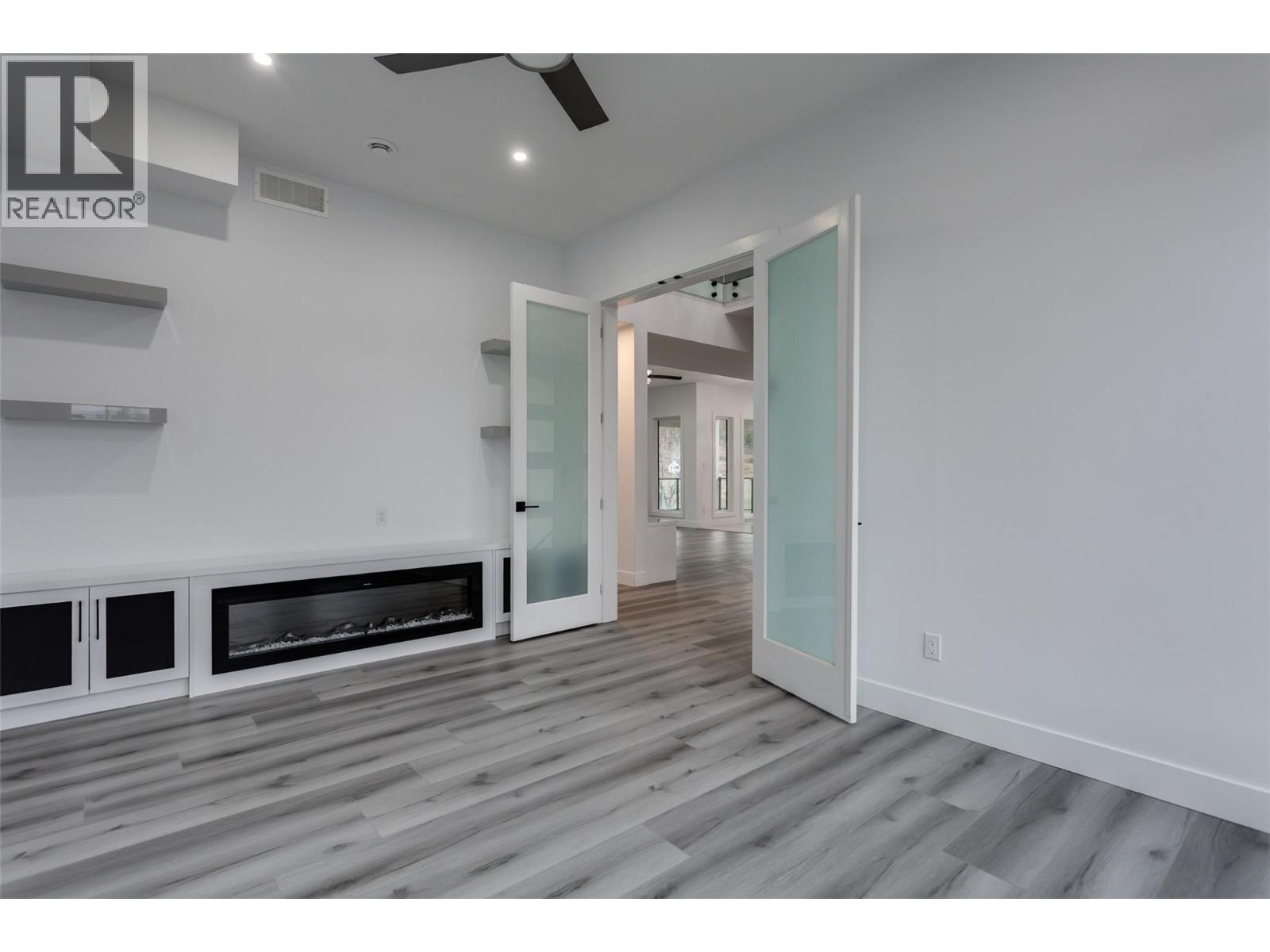 474 Snowsell Street N - 21