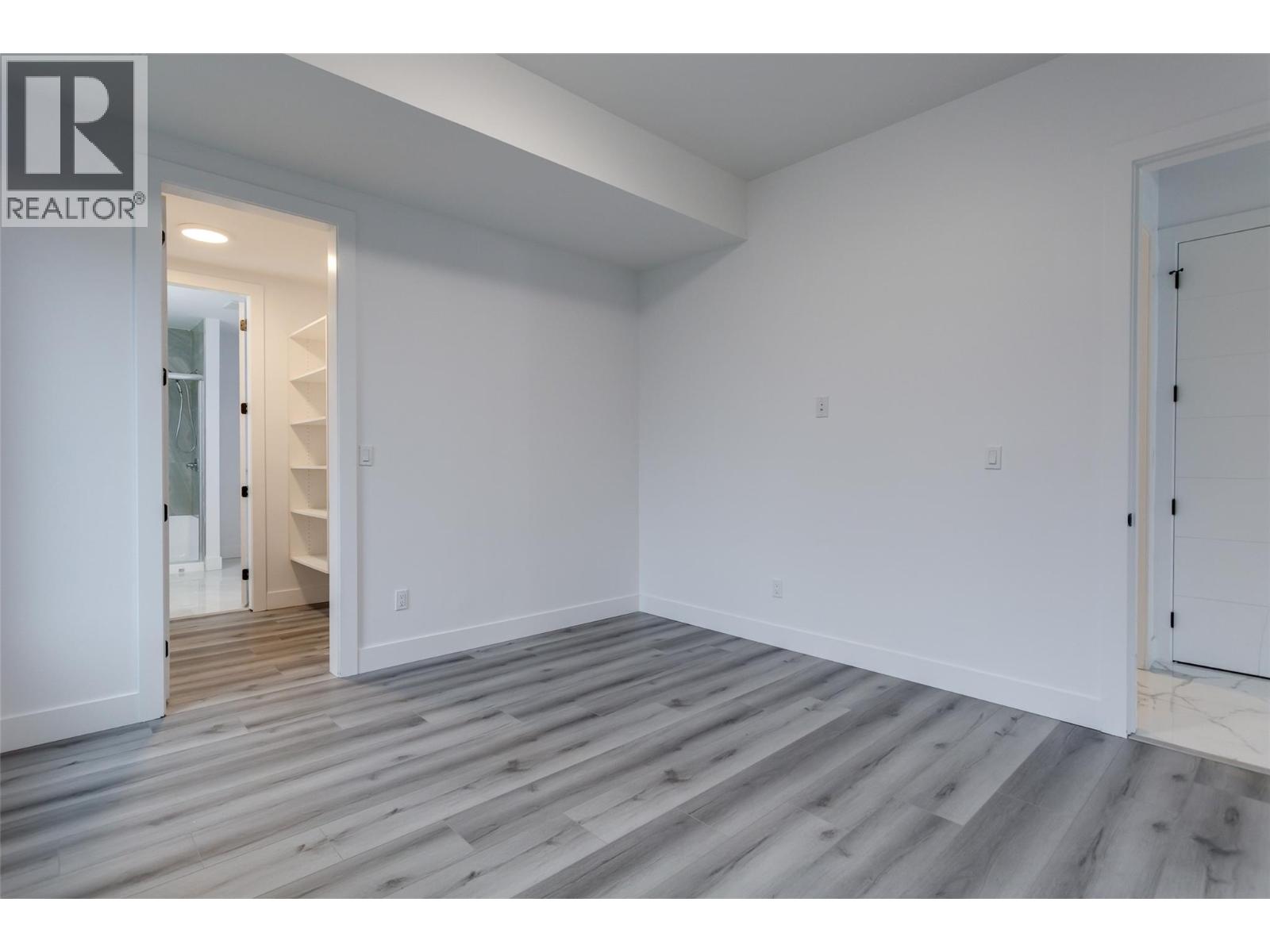 474 Snowsell Street N - 24