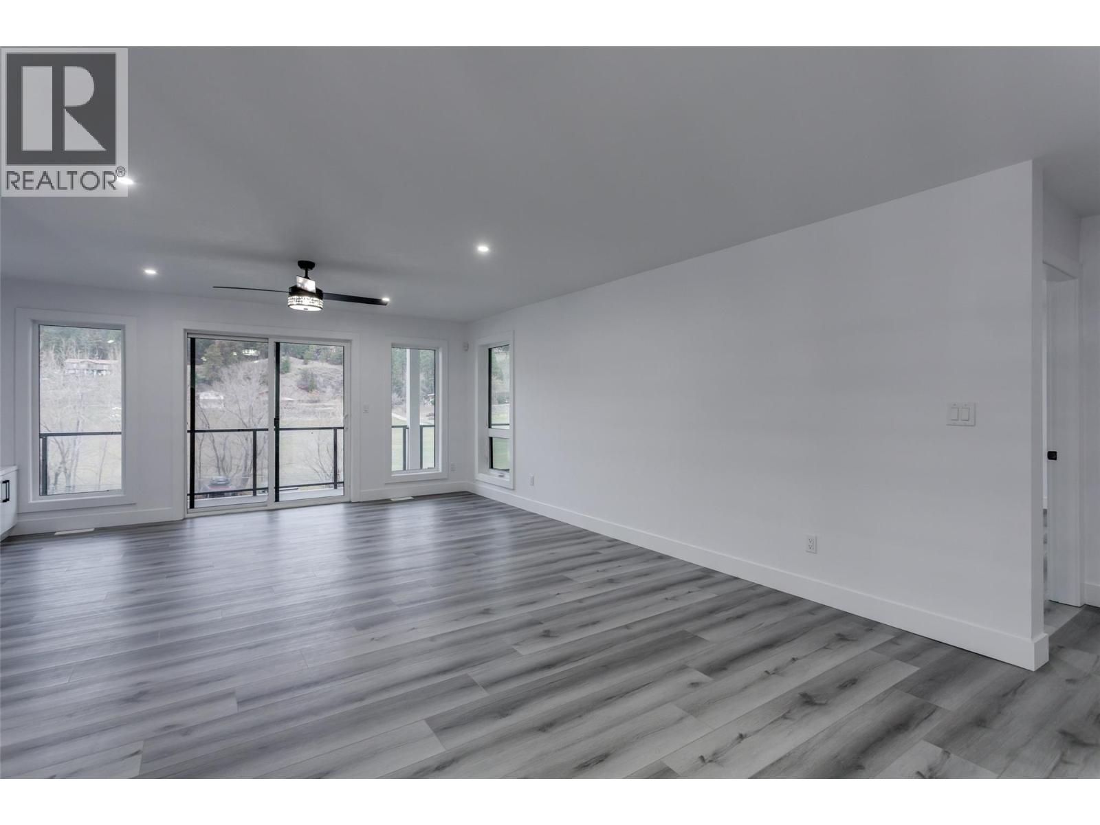 474 Snowsell Street N - 27