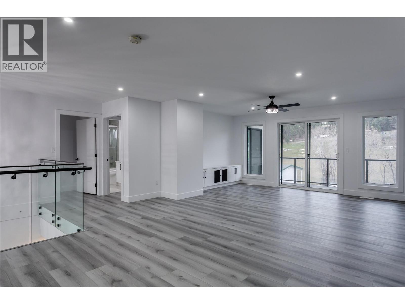 474 Snowsell Street N - 28