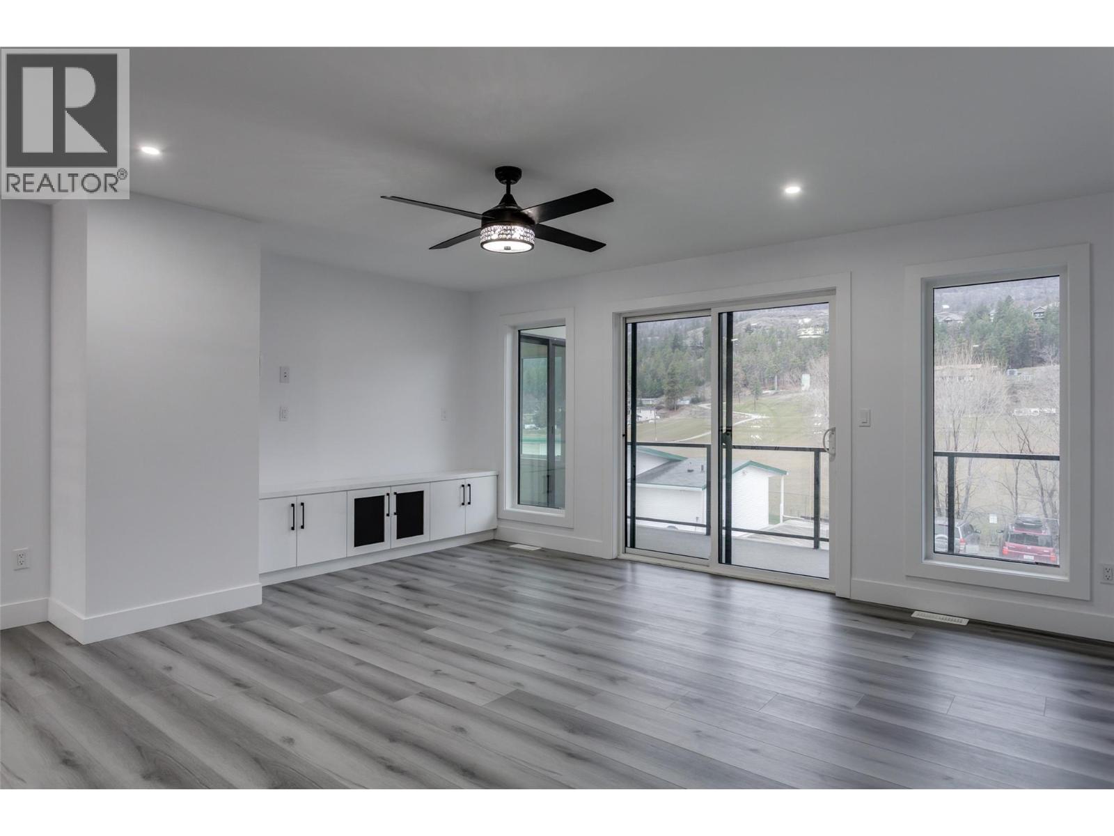 474 Snowsell Street N - 29