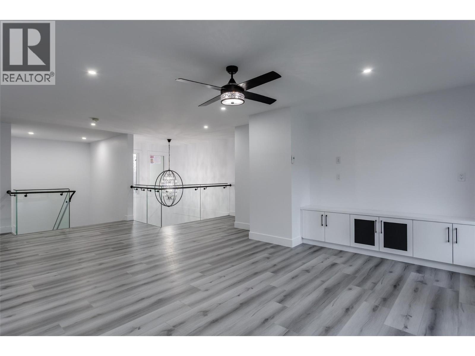474 Snowsell Street N - 30