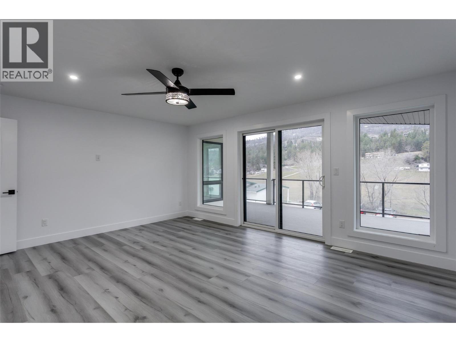 474 Snowsell Street N - 33