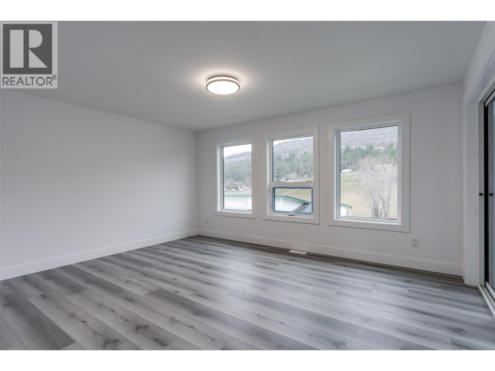 474 Snowsell Street N - 45