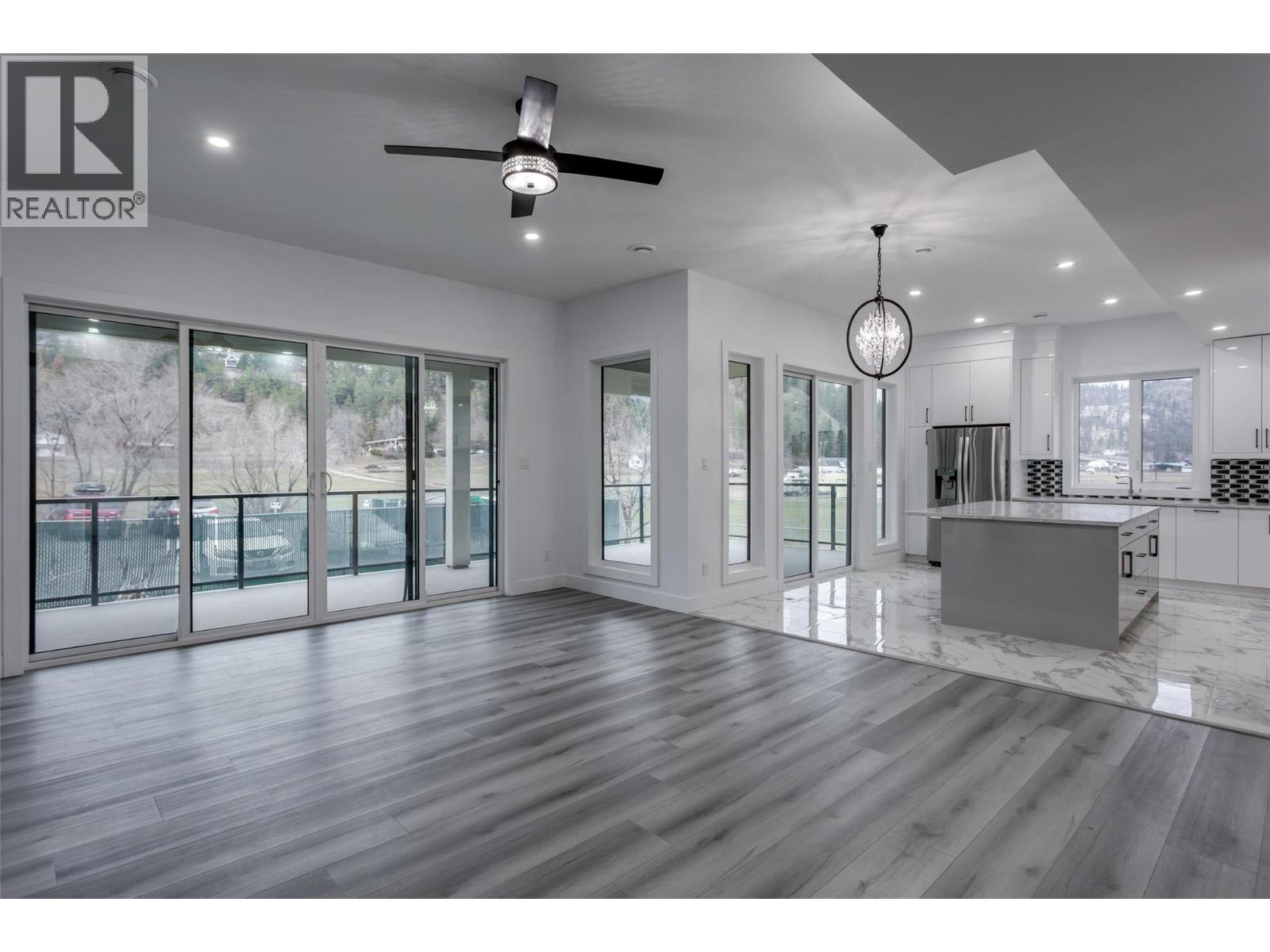 474 Snowsell Street N - 8