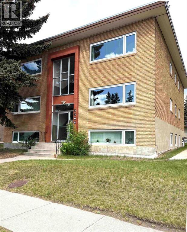 Multi-family House for Sale in   Avenue NW Banff Trail Calgary 