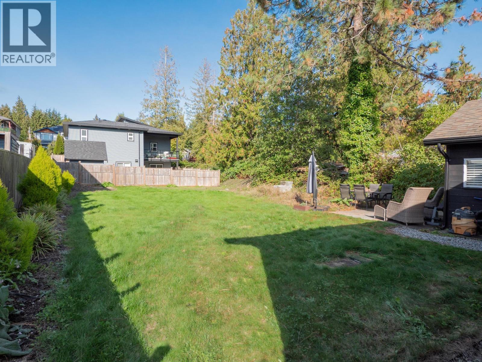 716/718 HILLCREST ROAD, Gibsons