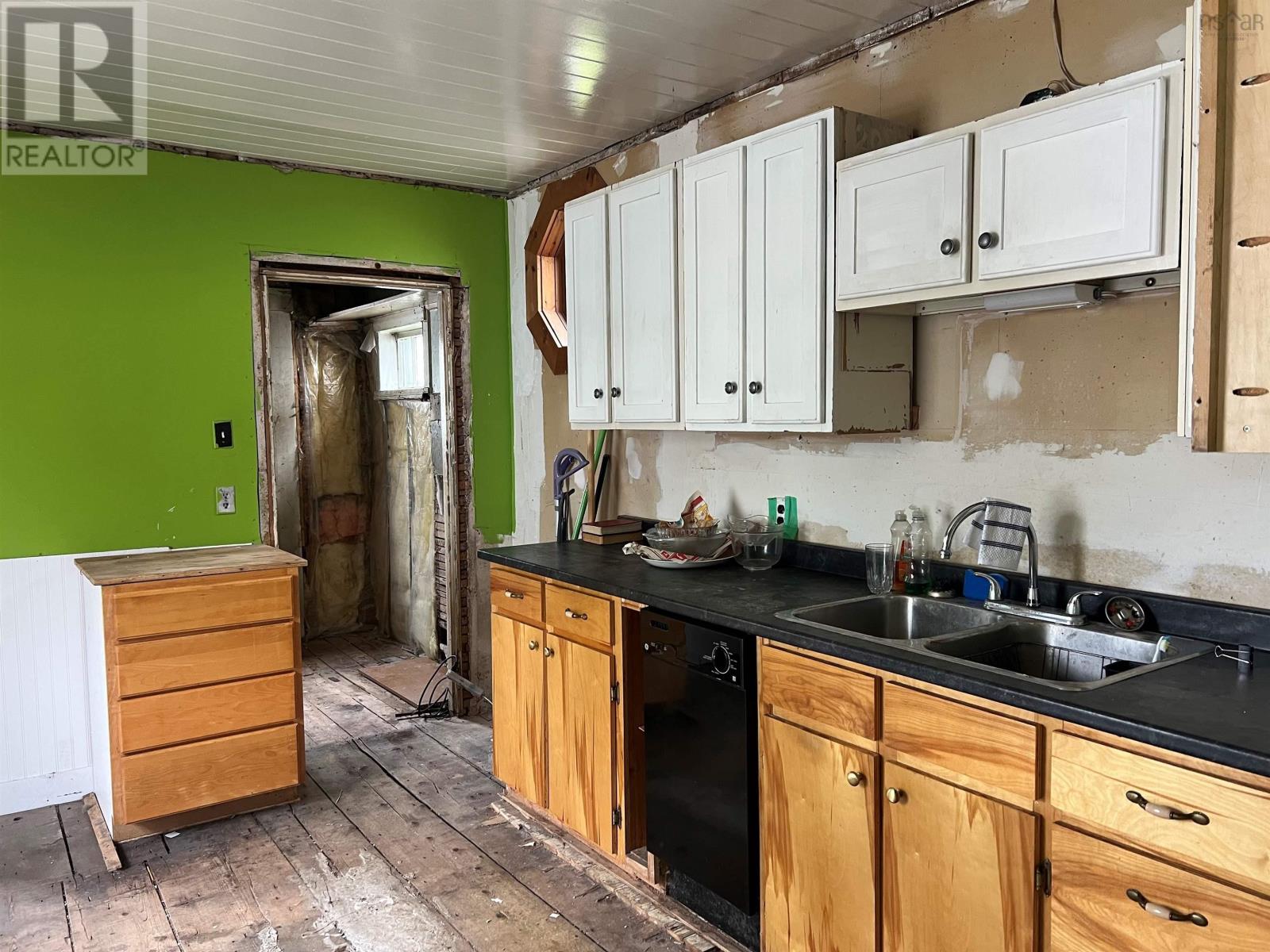 Property 16 of 18 of 15 Lornevale Road