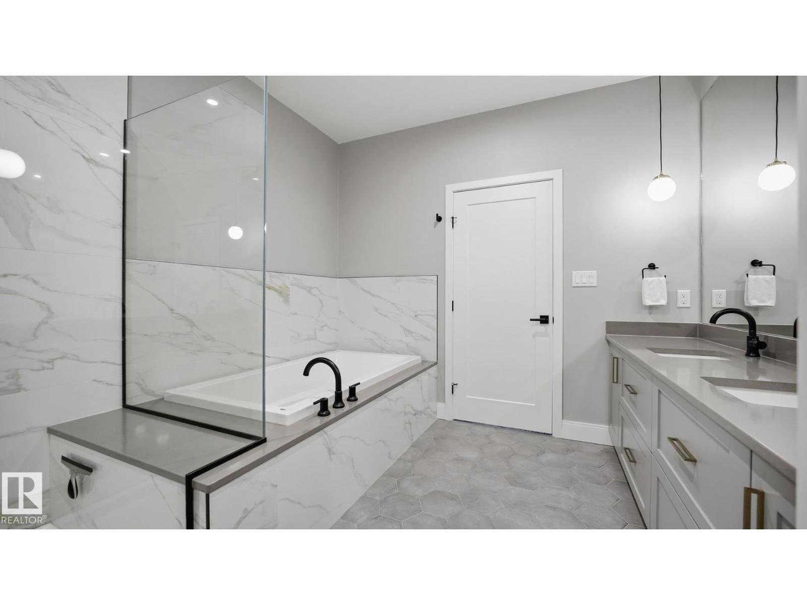 #311 7463 MAY CM NW, Edmonton