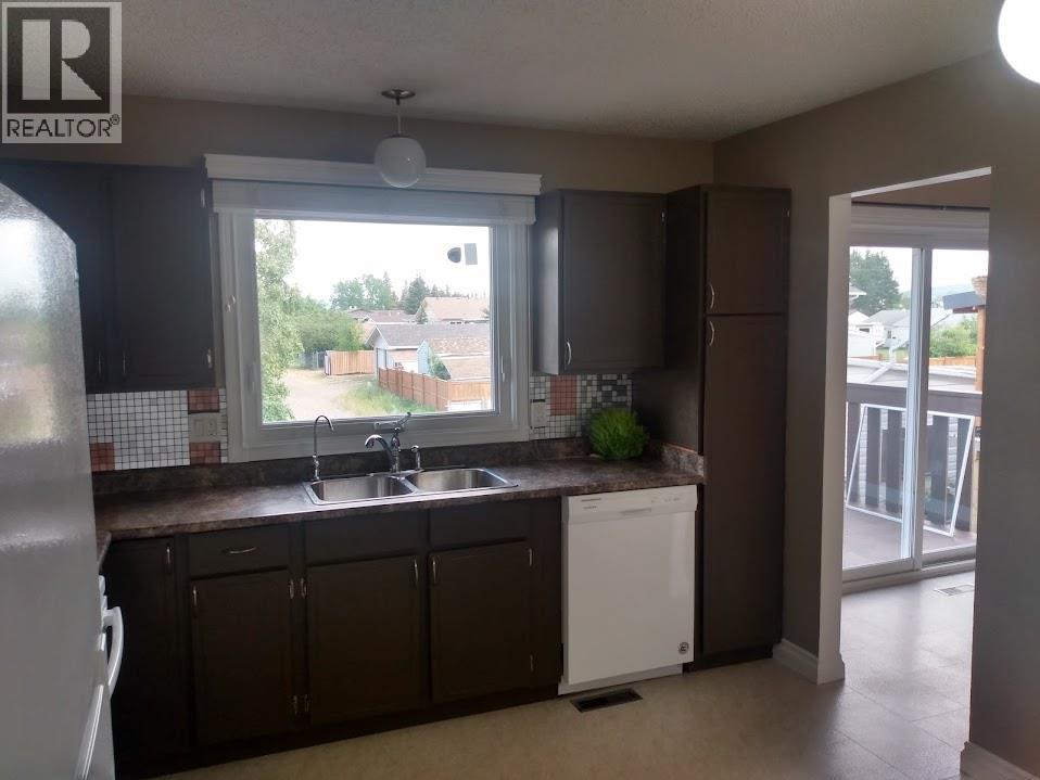 11328 17 Street, Dawson Creek