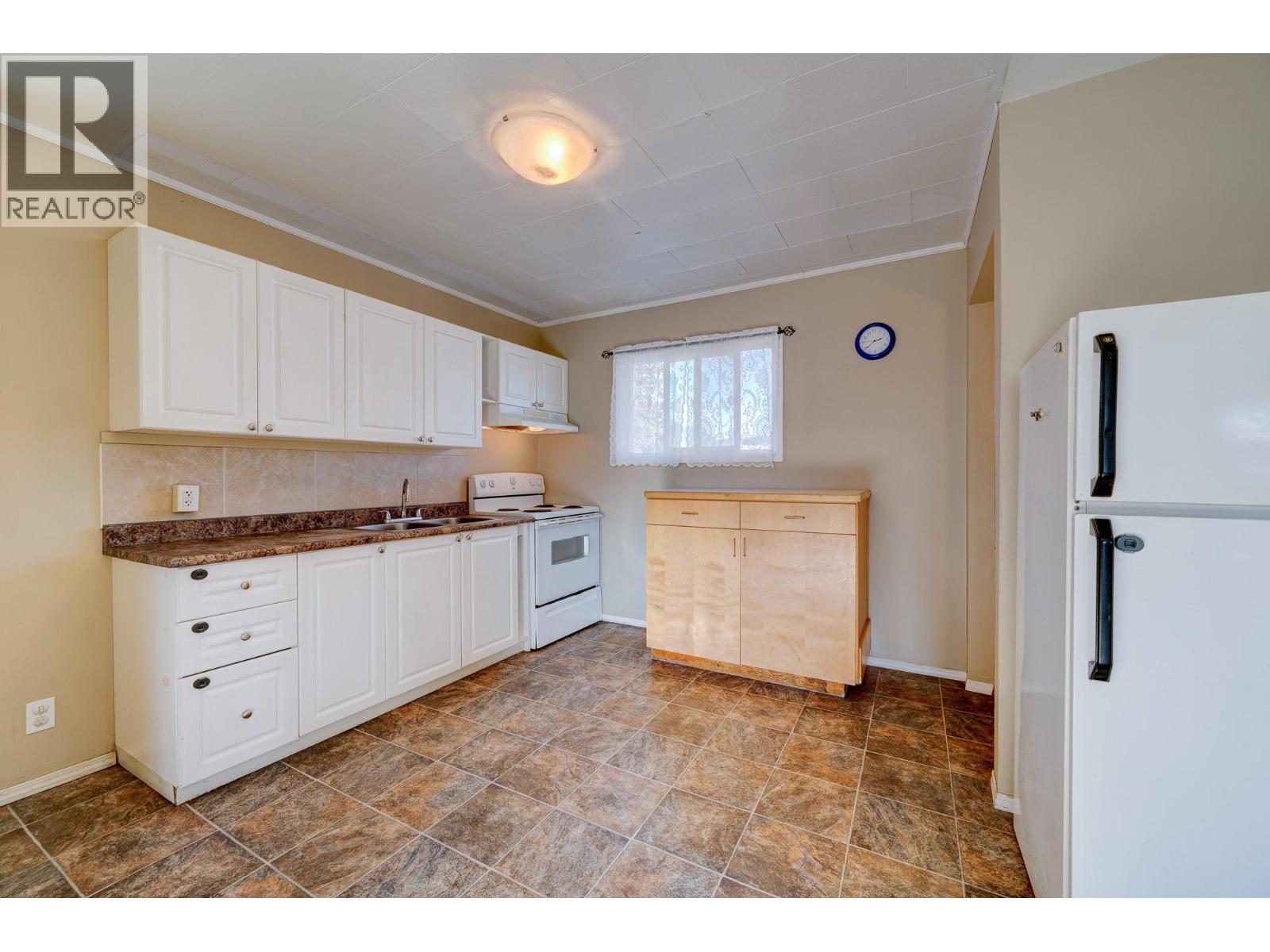 644 BRENTWOOD Avenue - 21