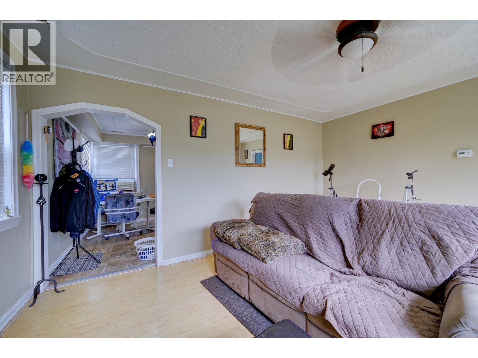 644 BRENTWOOD Avenue - 4