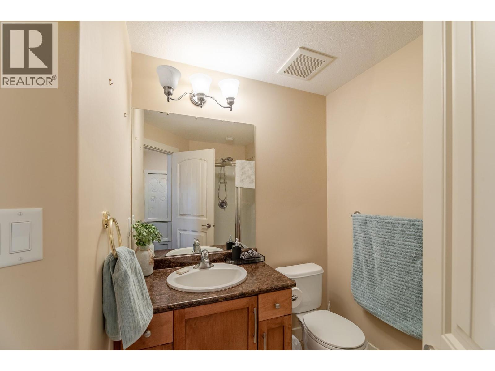 13615 VICTORIA Road Unit# 210, Summerland