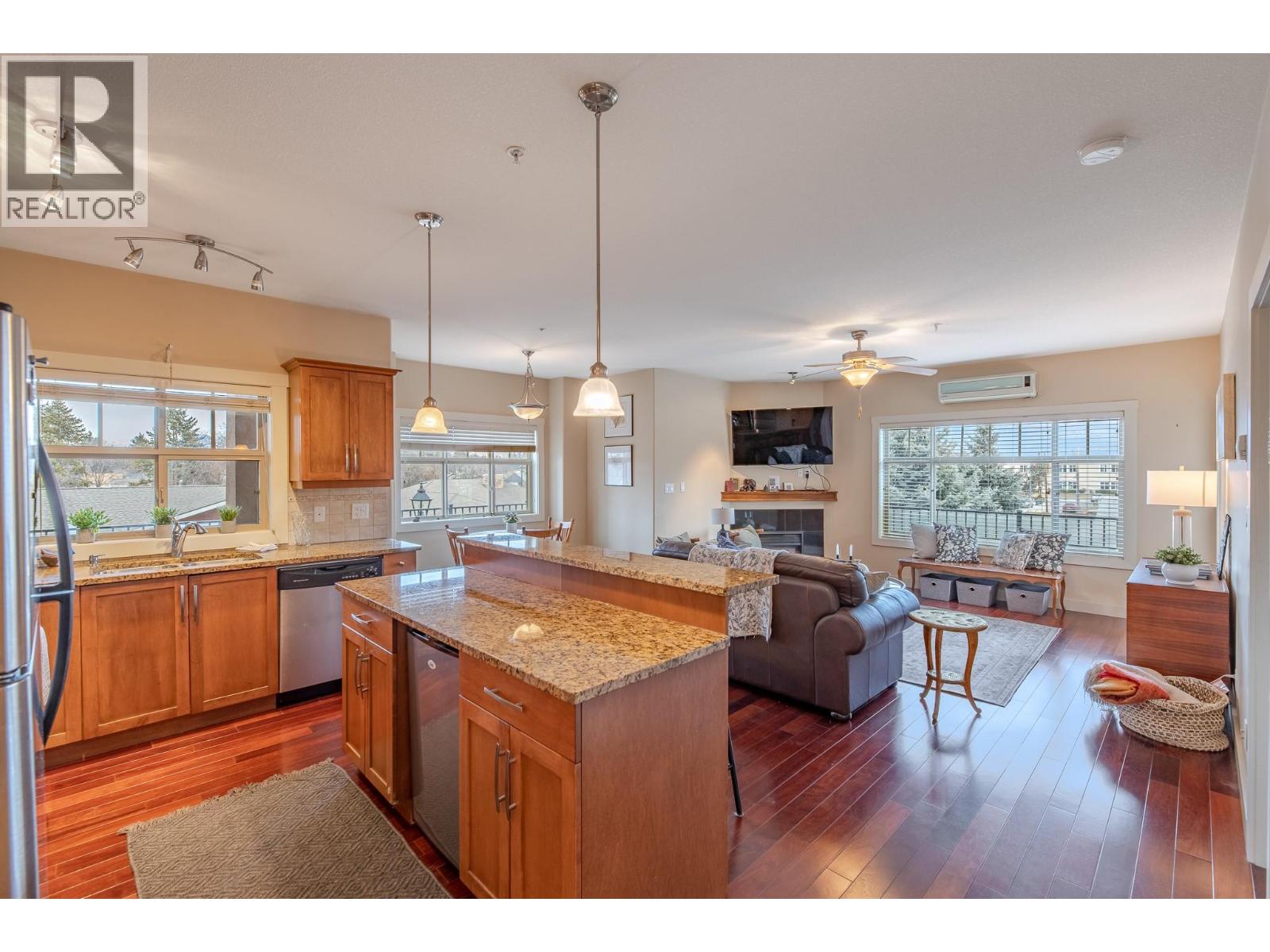 13615 VICTORIA Road Unit# 210, Summerland