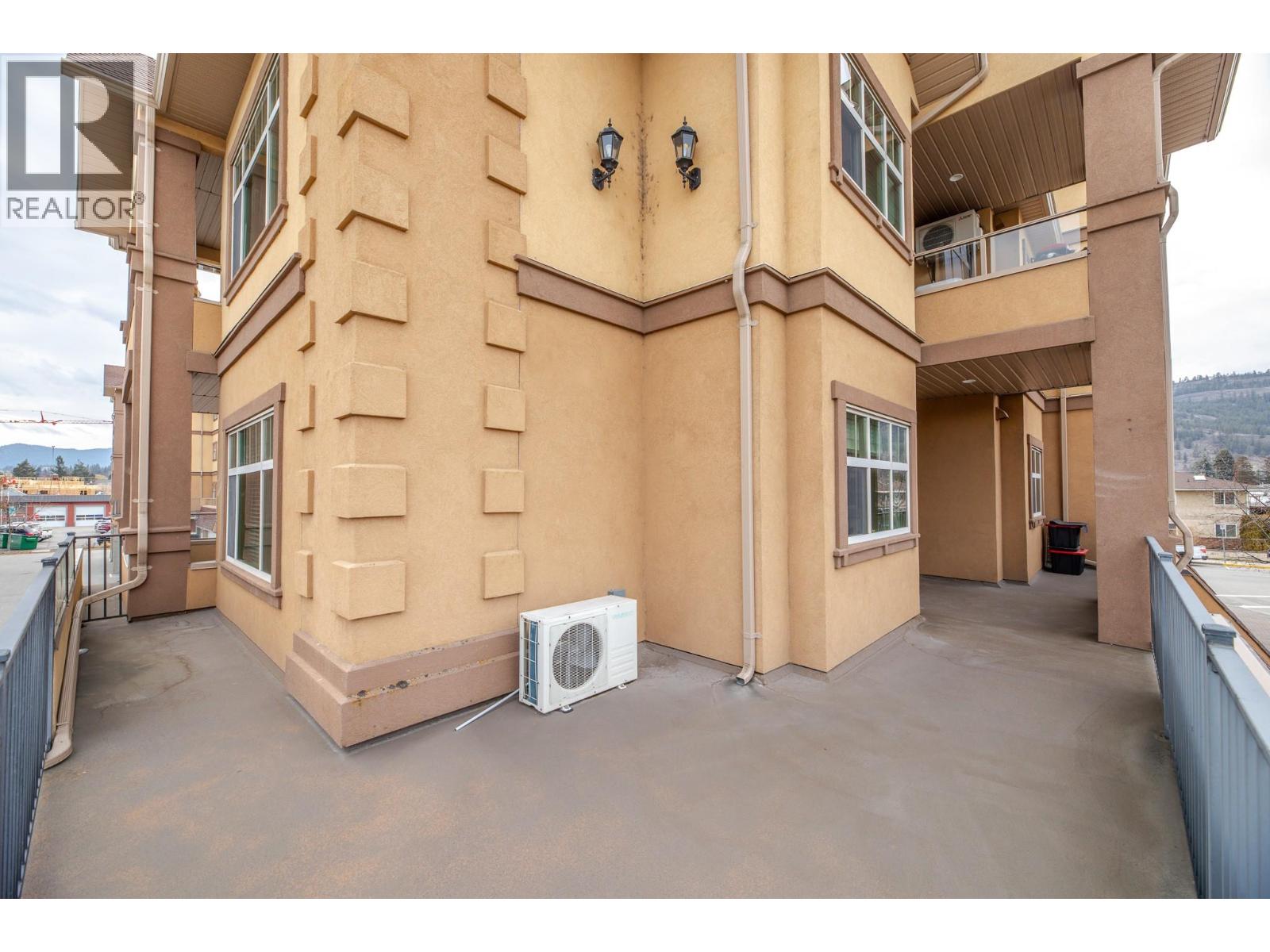 13615 VICTORIA Road Unit# 210, Summerland