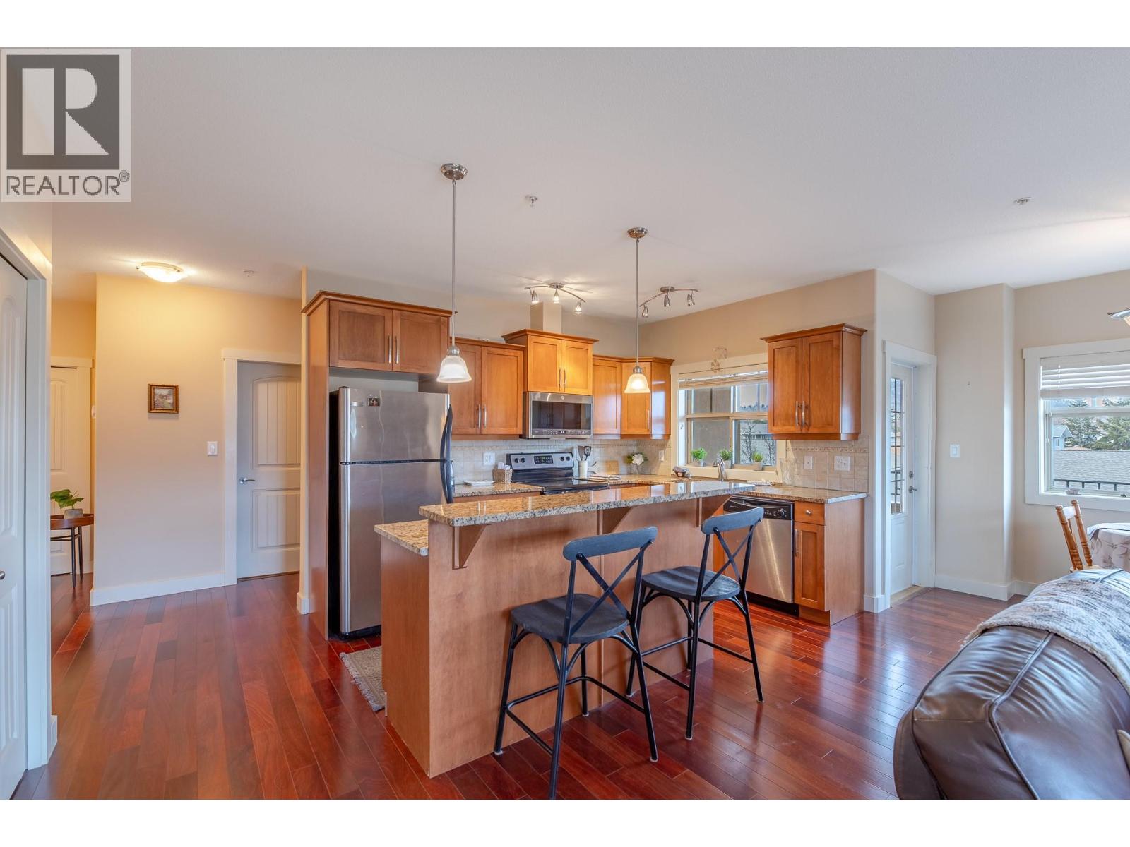 13615 VICTORIA Road Unit# 210, Summerland