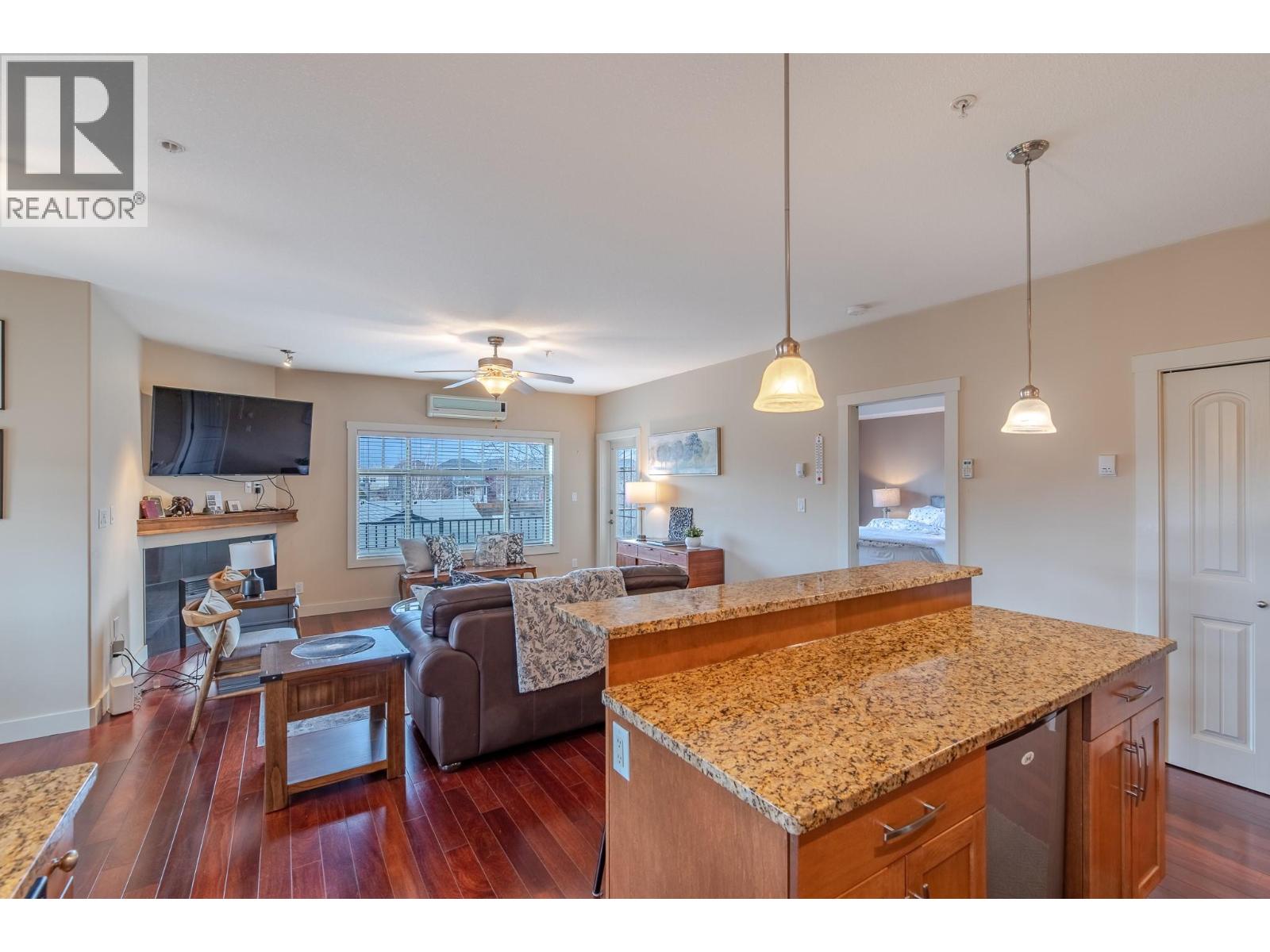 13615 VICTORIA Road Unit# 210, Summerland