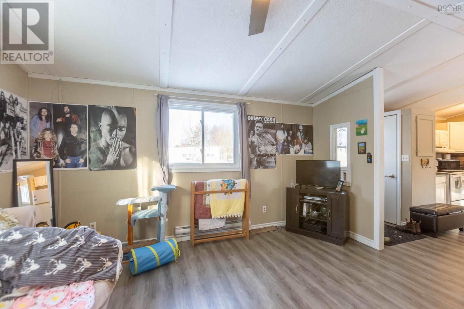 Property 9 of 24 of 4 Bayview Crescent