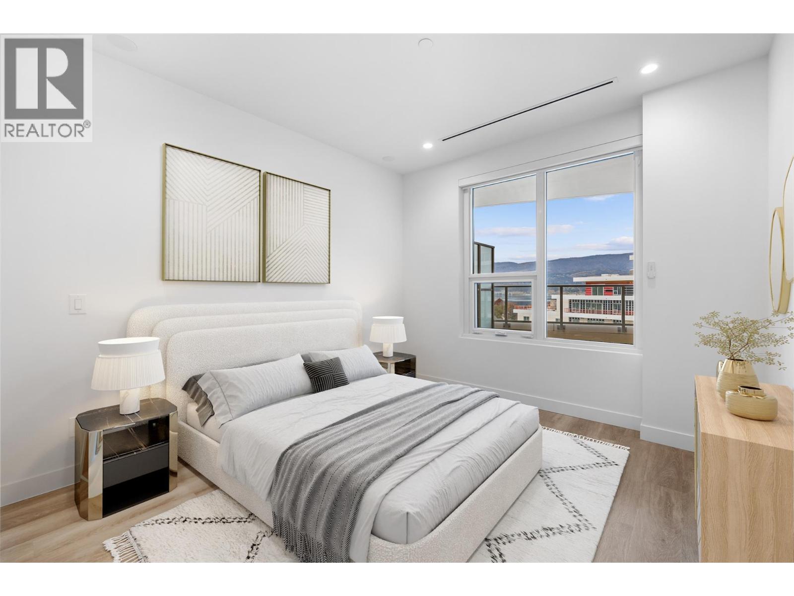 802 3340 Lakeshore Road, Kelowna