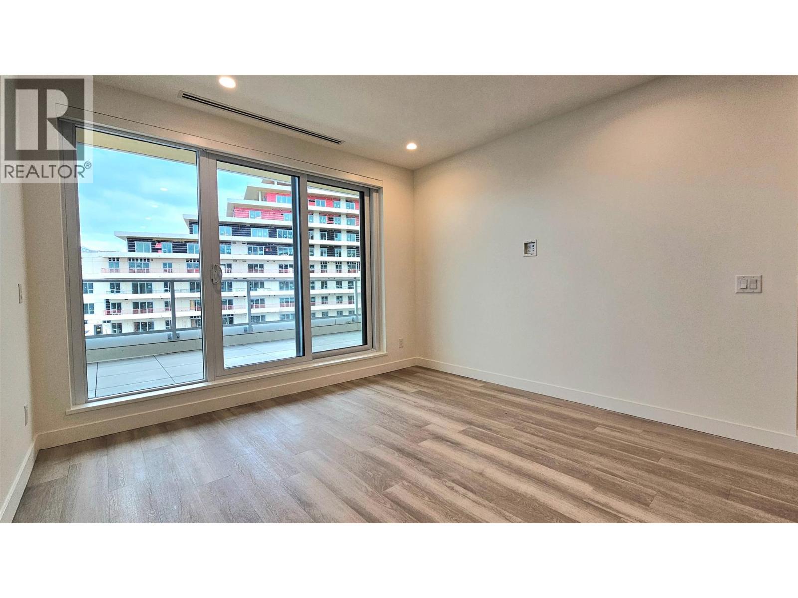 606 3340 Lakeshore Road, Kelowna