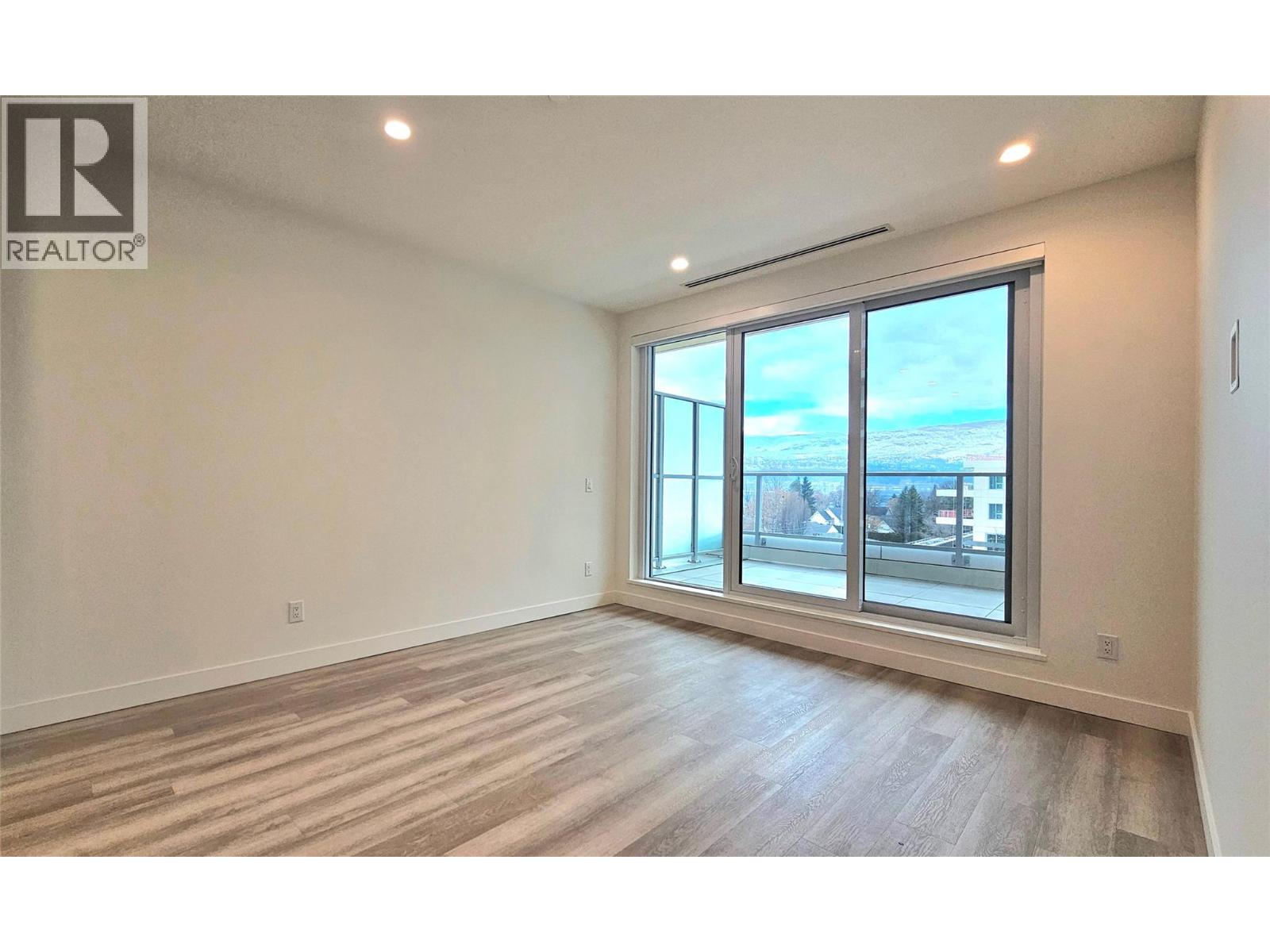 606 3340 Lakeshore Road, Kelowna