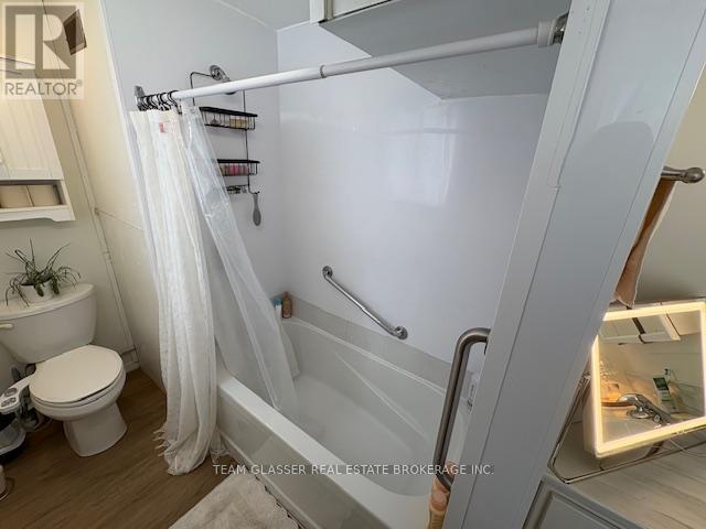 Single Family House Bungalow for Sale in  RICHMOND STREET North Middlesex (Parkhill) 