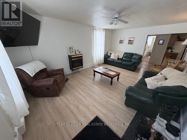 Single Family House Bungalow for Sale in  RICHMOND STREET North Middlesex (Parkhill) 