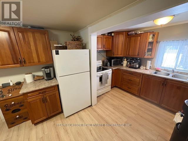 Single Family House Bungalow for Sale in  RICHMOND STREET North Middlesex (Parkhill) 