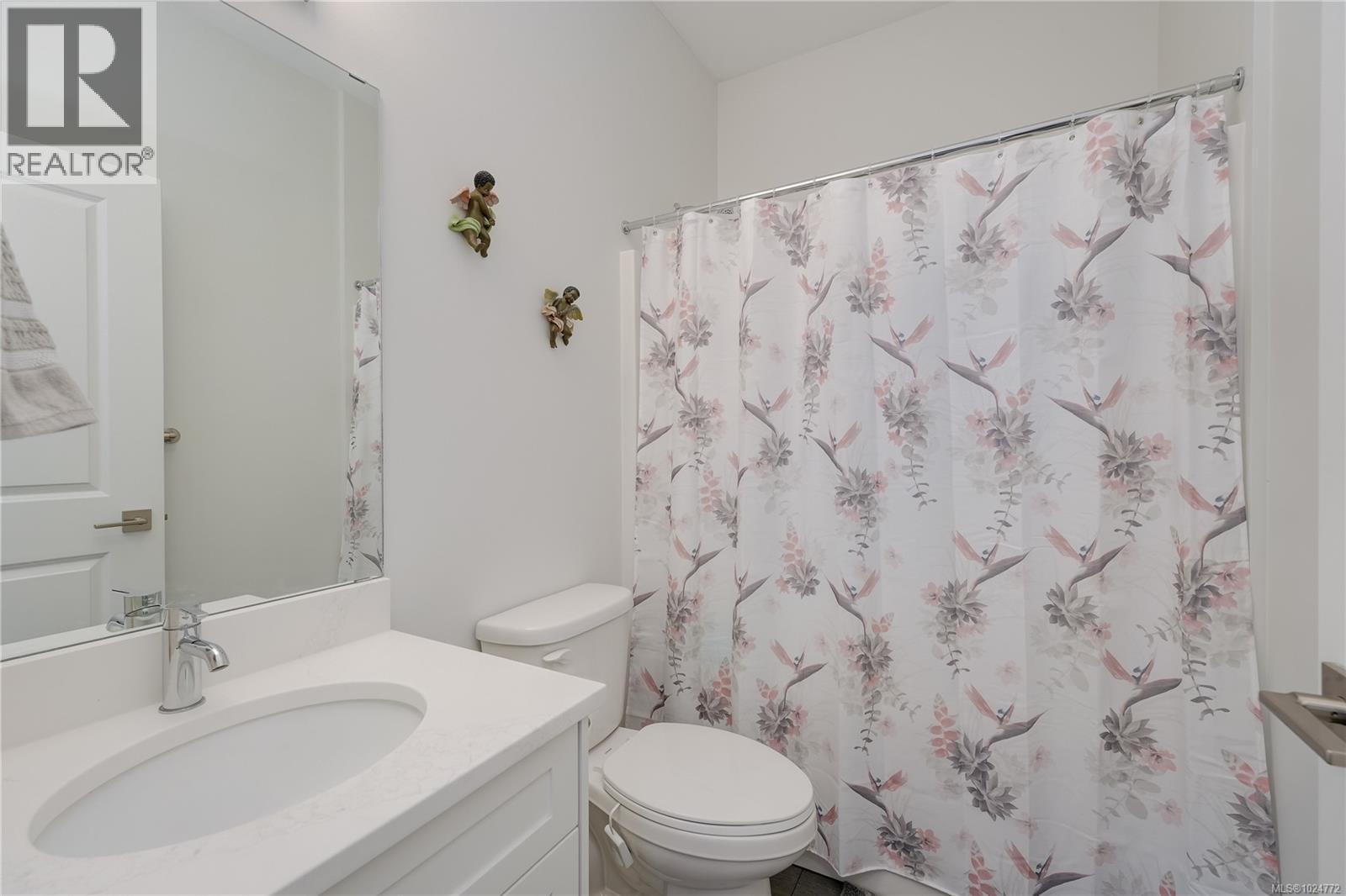 38 300 Grosskleg Way, Lake Cowichan