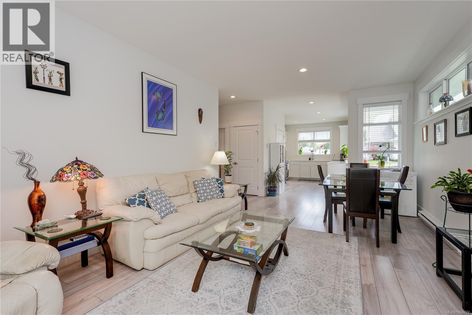 38 300 Grosskleg Way, Lake Cowichan