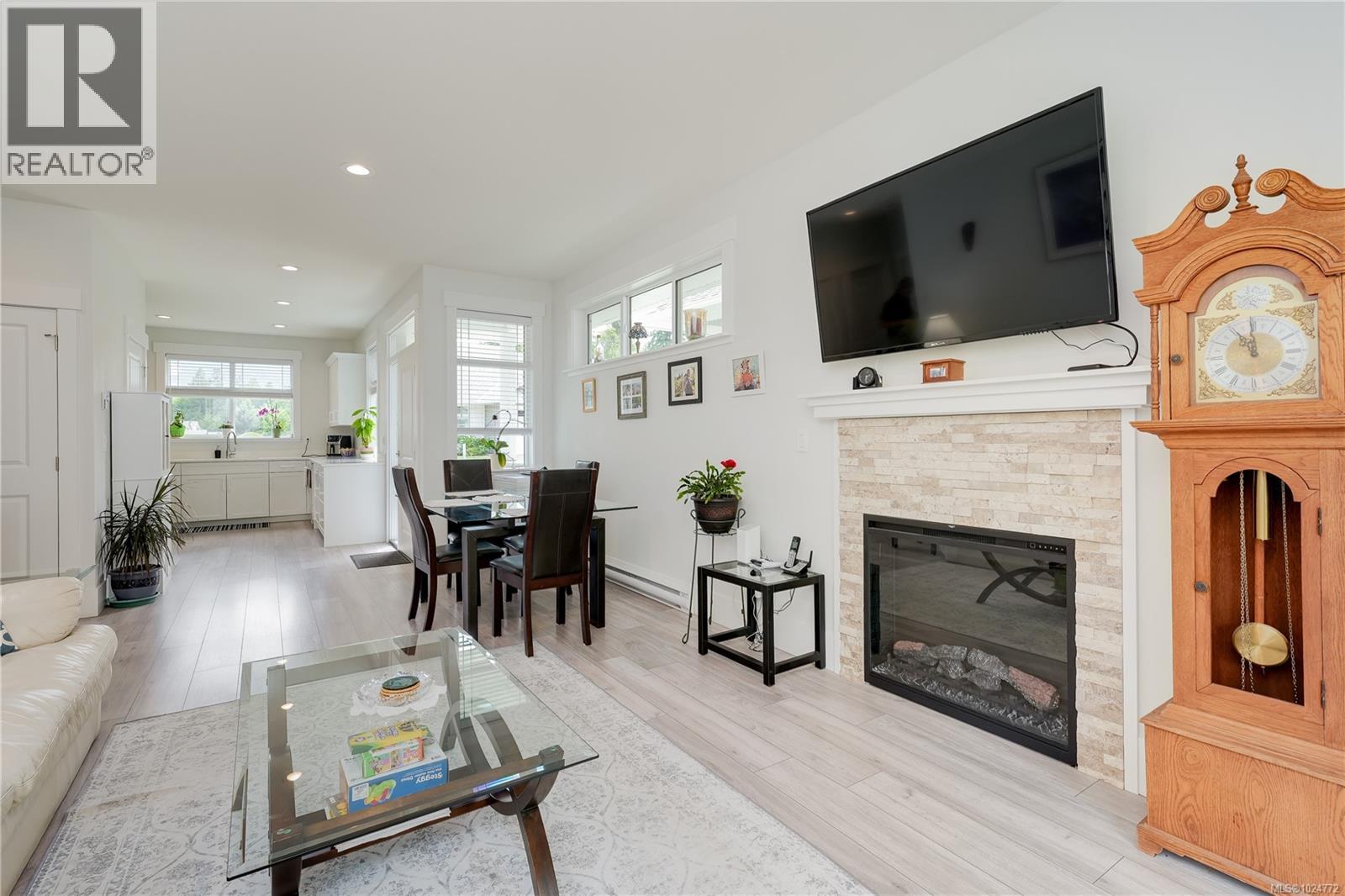 38 300 Grosskleg Way, Lake Cowichan