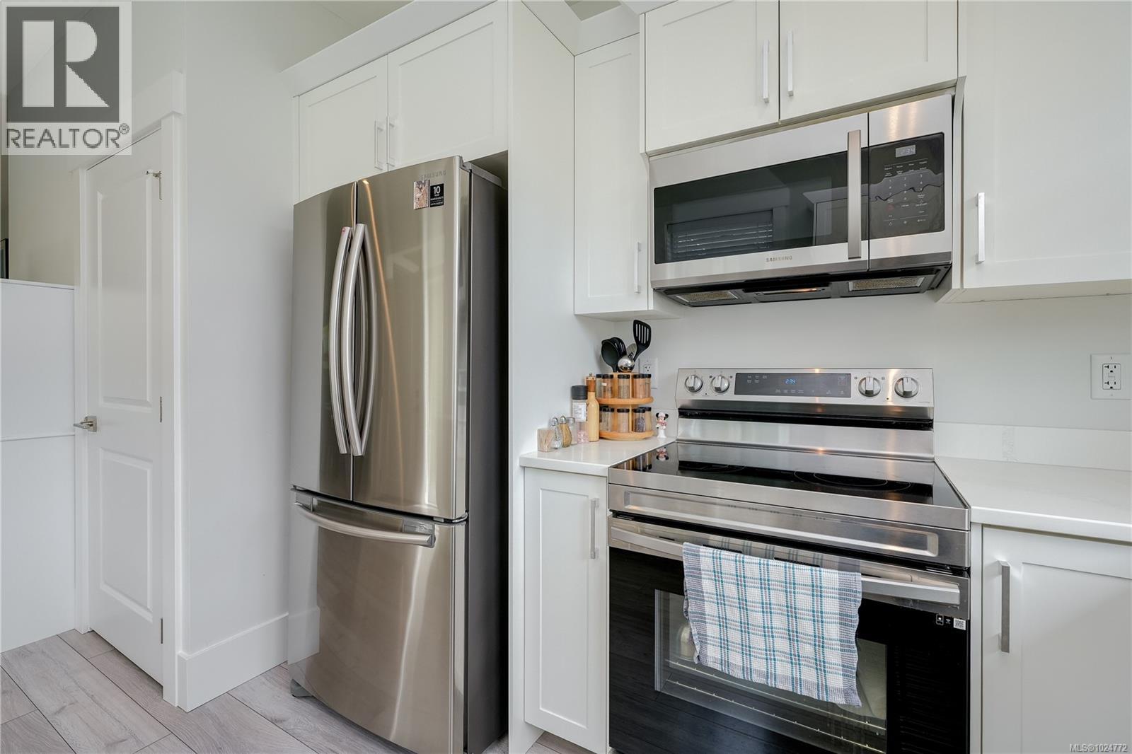 38 300 Grosskleg Way, Lake Cowichan