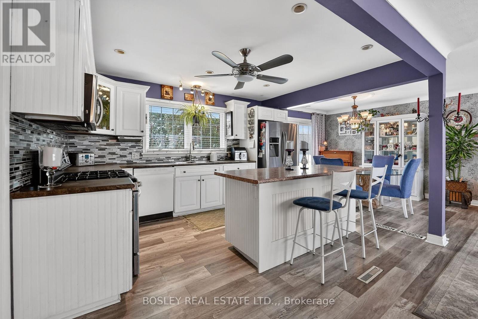 544 VICTORIA STREET - 7