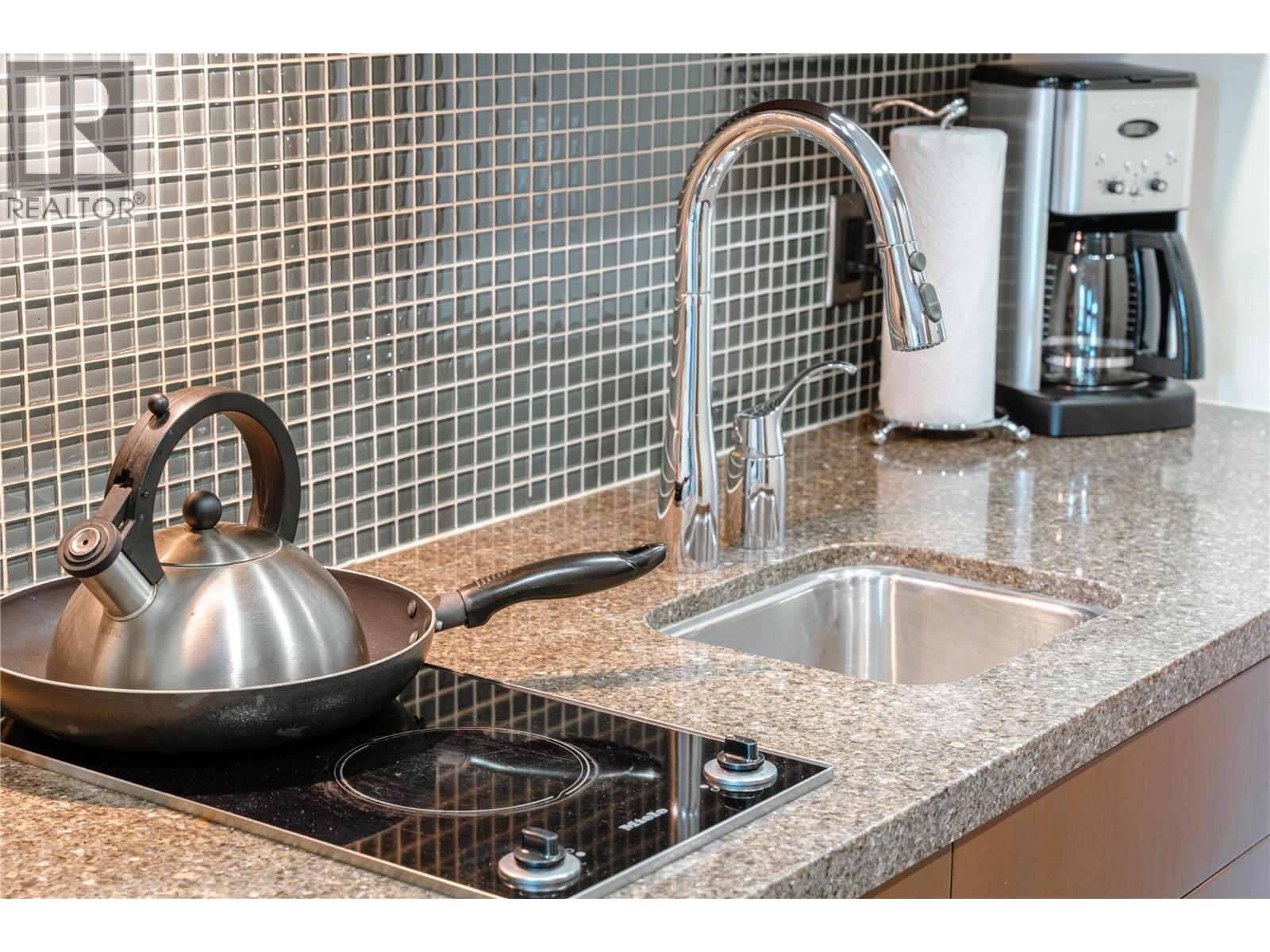 2950 Camozzi Road Unit# 1504, Revelstoke