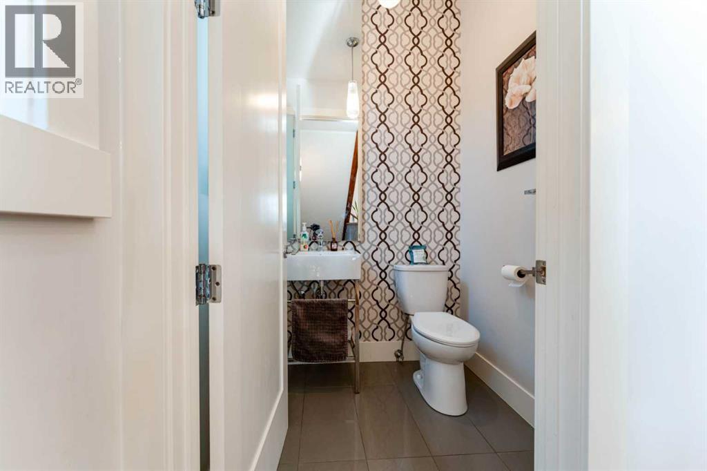 Single Family House for Sale in   Avenue NE Winston Heights/Mountview Calgary 