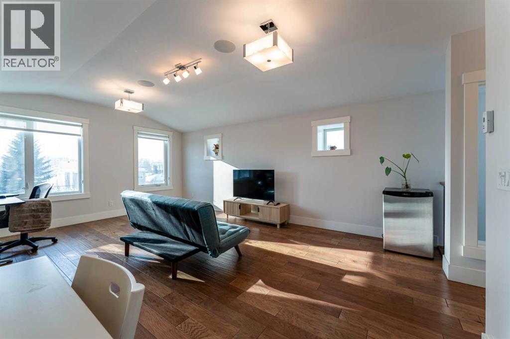 Single Family House for Sale in   Avenue NE Winston Heights/Mountview Calgary 