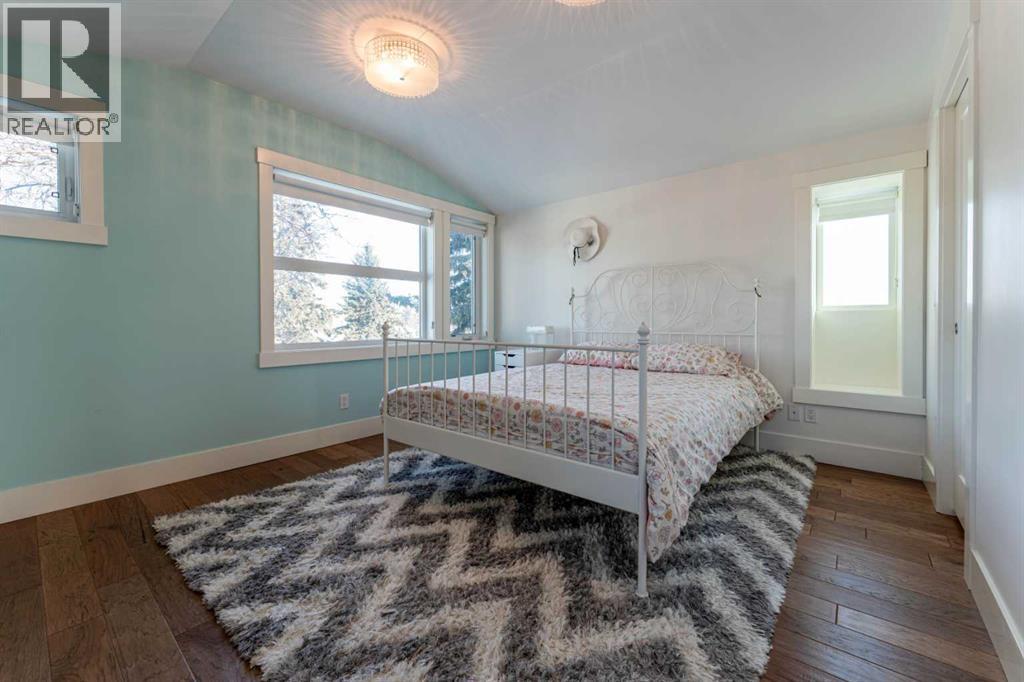 Single Family House for Sale in   Avenue NE Winston Heights/Mountview Calgary 