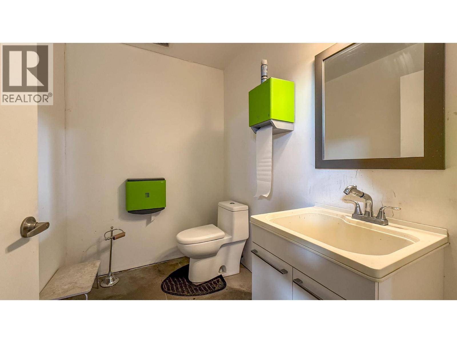  1445 Stevens Road, West Kelowna