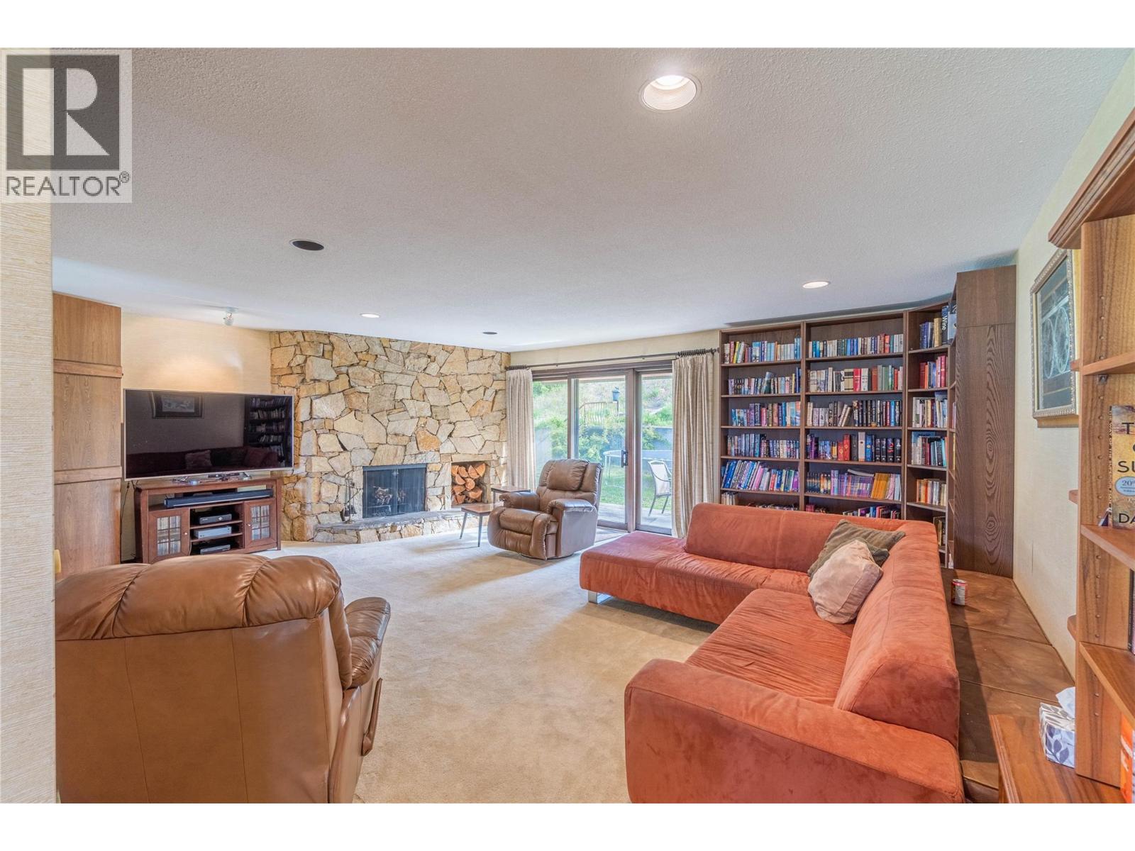 8548 YELLOWHEAD Highway, Kamloops