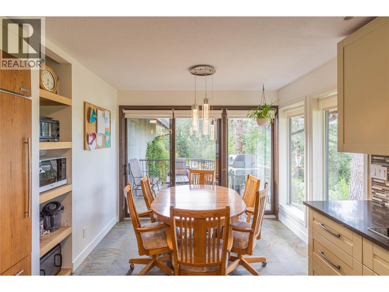 8548 YELLOWHEAD Highway, Kamloops