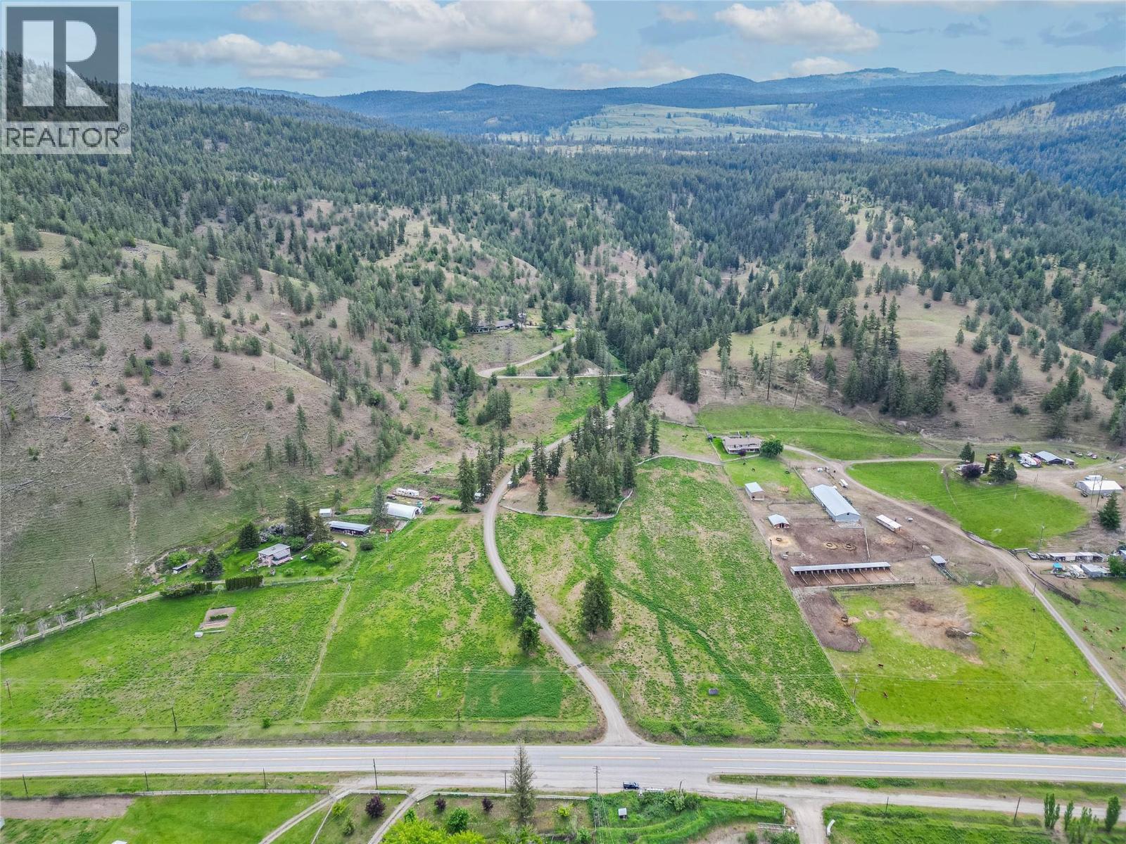 8548 YELLOWHEAD Highway, Kamloops