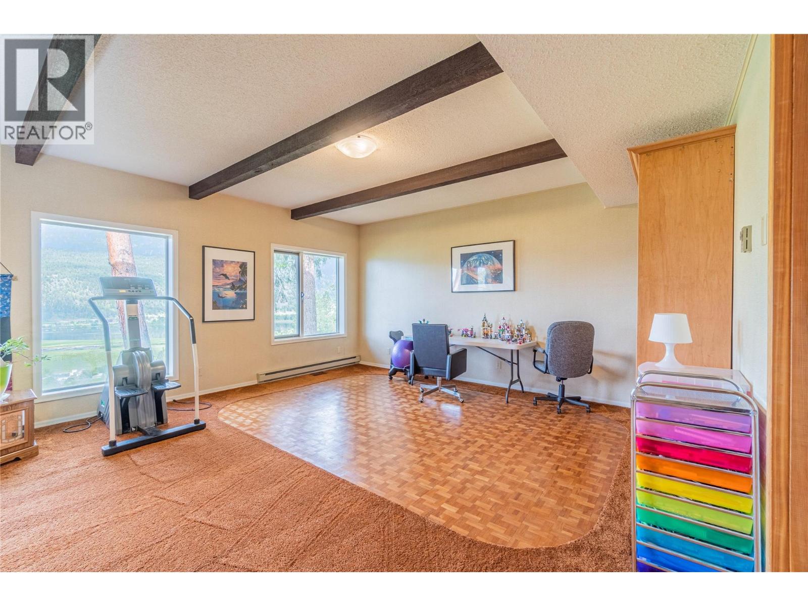 8548 YELLOWHEAD Highway, Kamloops