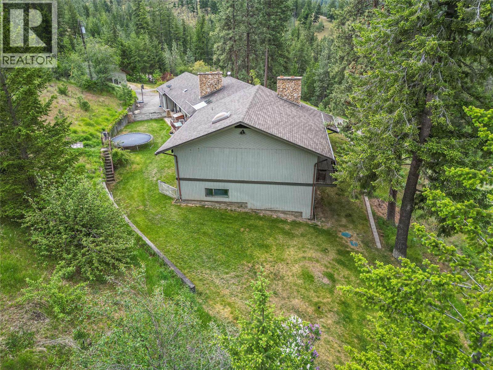 8548 YELLOWHEAD Highway, Kamloops