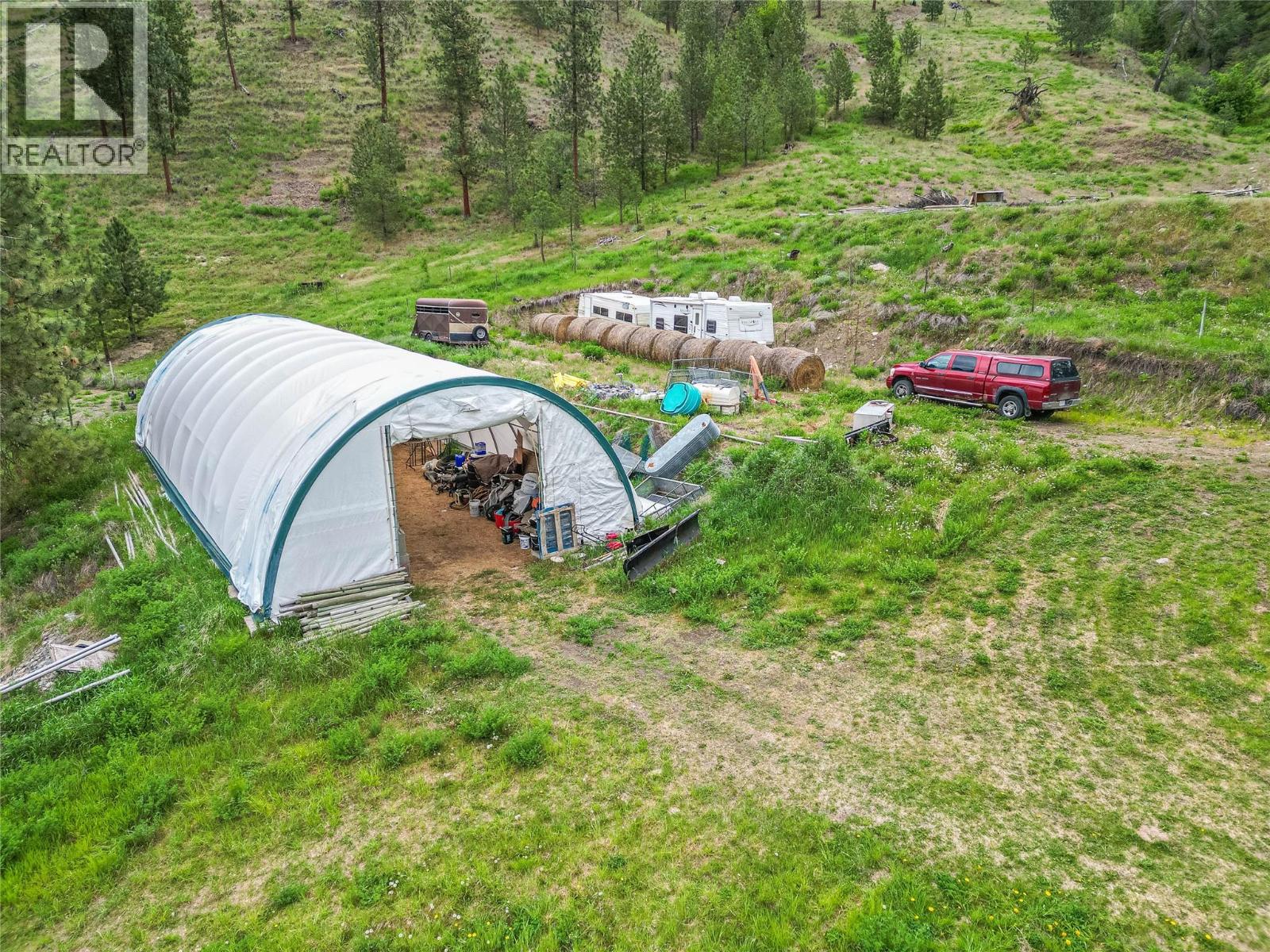 8548 YELLOWHEAD Highway, Kamloops