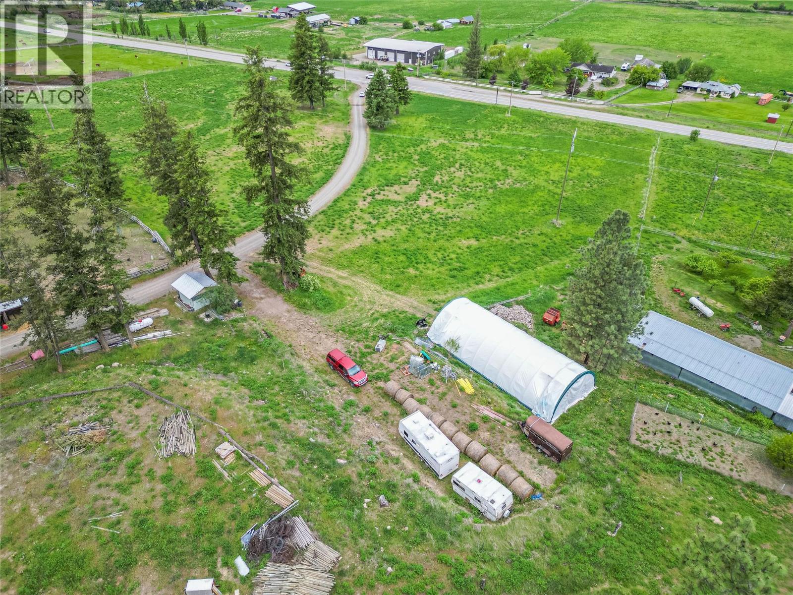 8548 YELLOWHEAD Highway, Kamloops