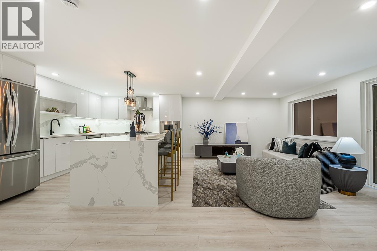 531 GREENWAY AVENUE, North Vancouver