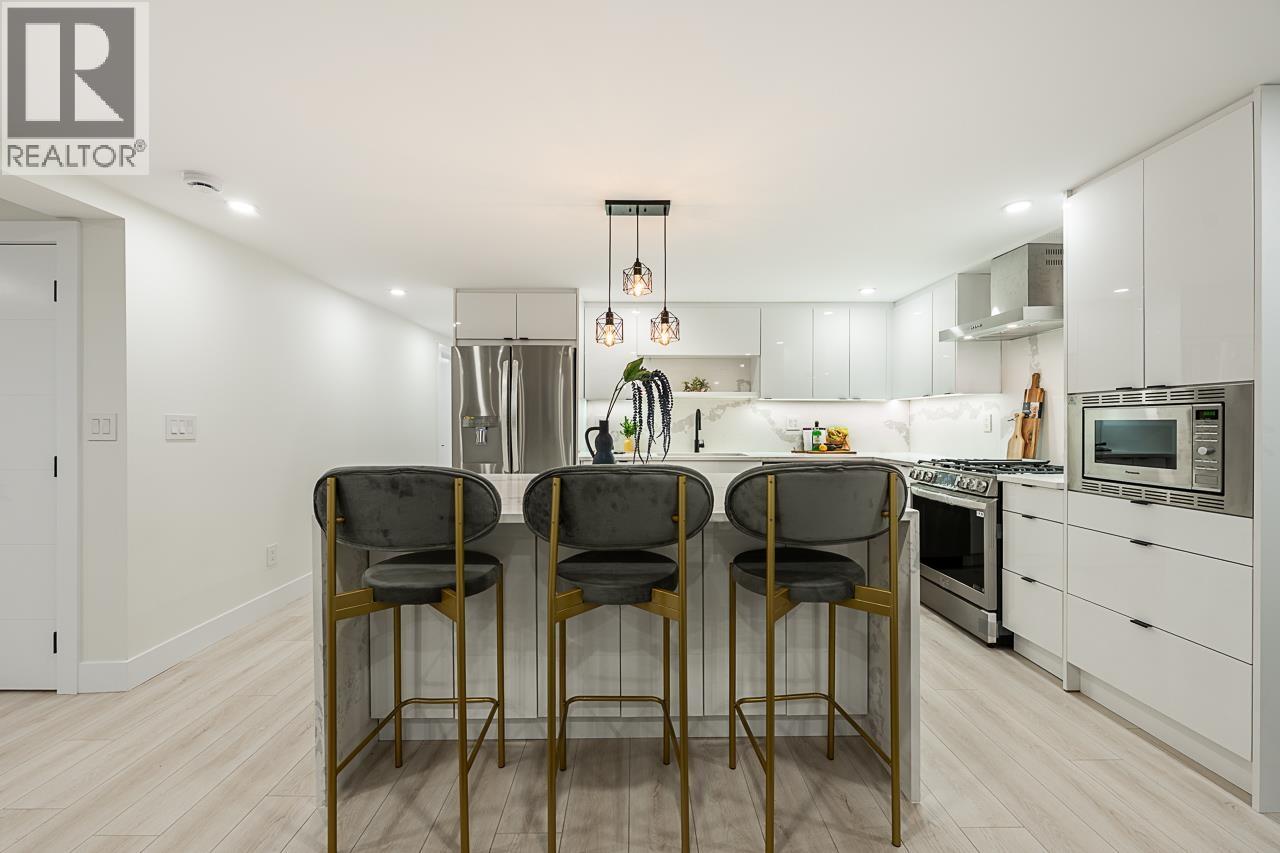 531 GREENWAY AVENUE, North Vancouver