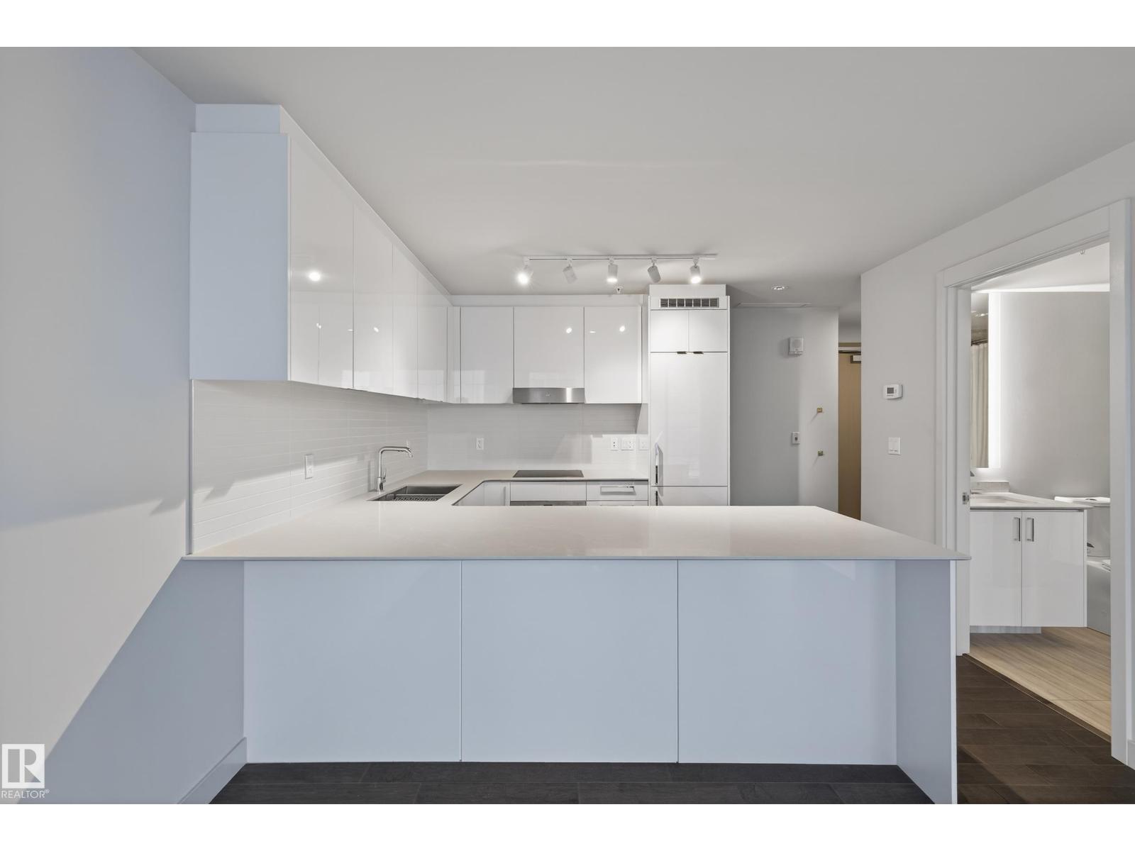 #2609 10360 102 ST NW - 8