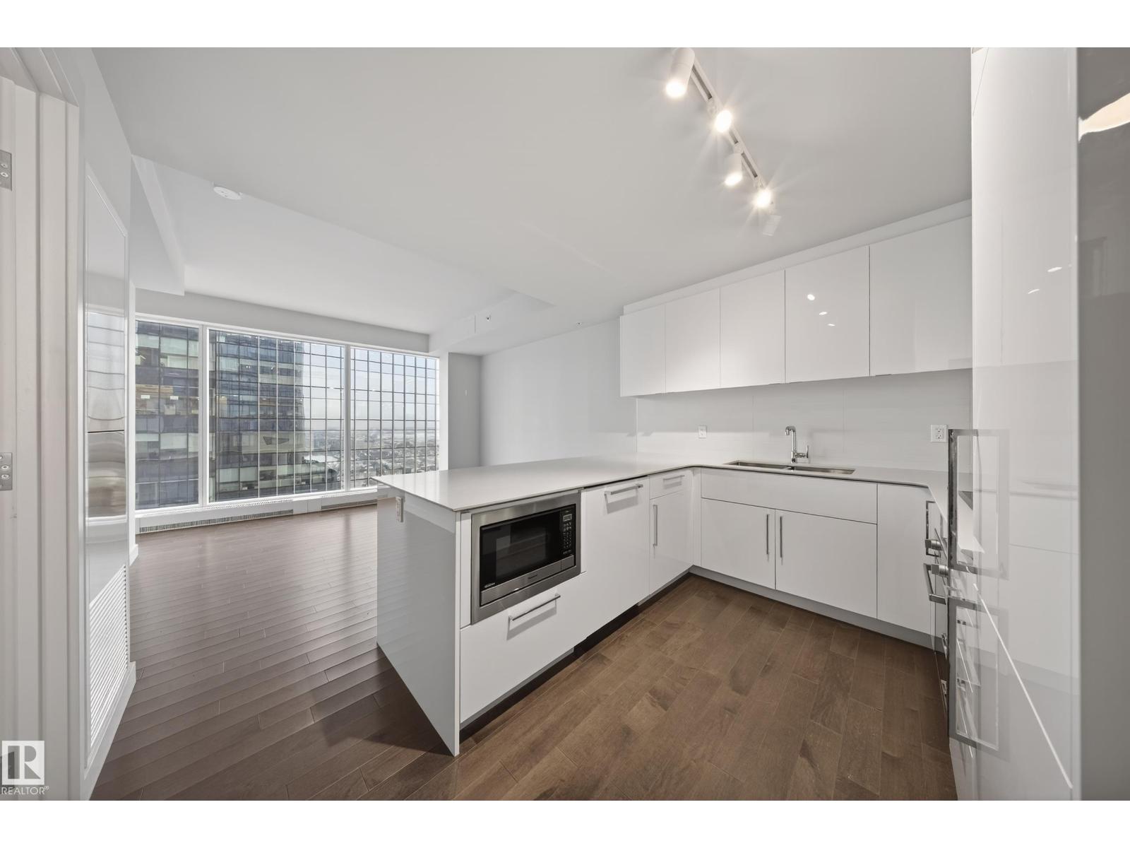 #2609 10360 102 ST NW - 3