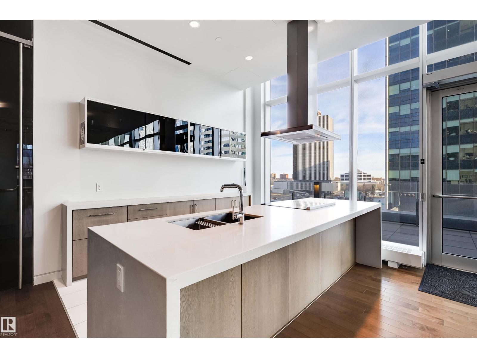 #2609 10360 102 ST NW - 27